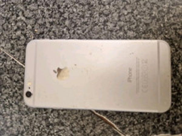 Apple iPhone 6s entsperrt Smartphone mit geplatztem Display