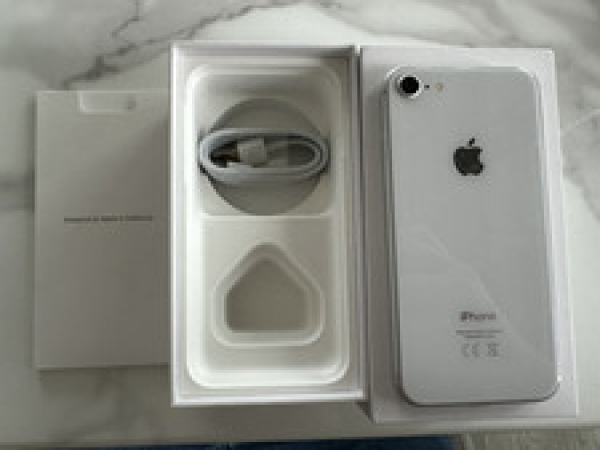 Apple iPhone 8 – 64GB – Silber (Entsperrt) A1905 (GSM)