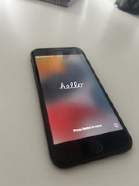 iPhone 7 – Mattschwarz – 32GB – Top Zustand