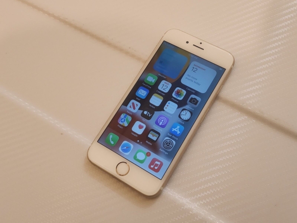 Apple iPhone 6s – 128GB – Gold – Entsperrt – Kostenloser Versand