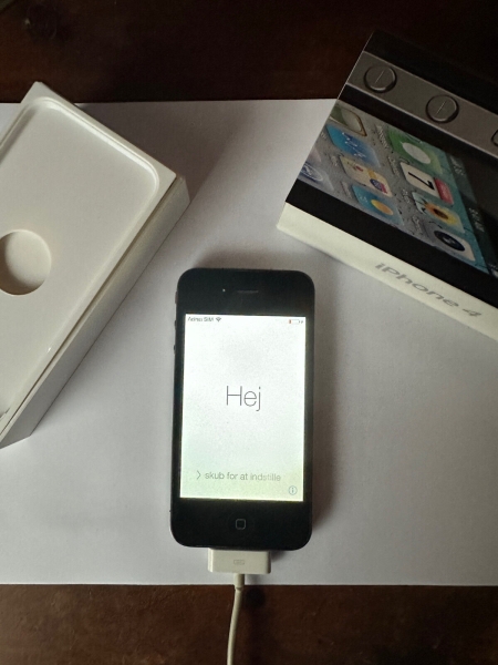 Apple iPhone 4 – 16GB – Schwarz (Entsperrt) A1332 (GSM)