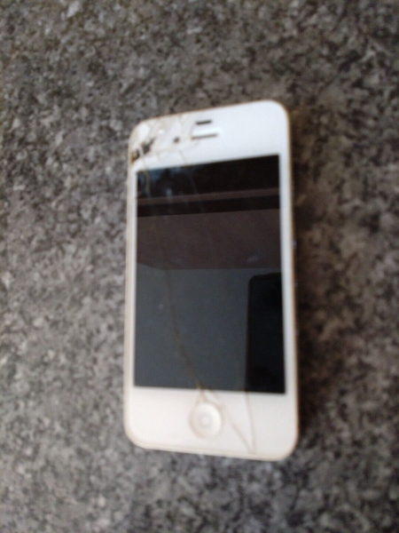 Apple iPhone 4 – 8GB – Weiß (Vodafone) A1332 (GSM)