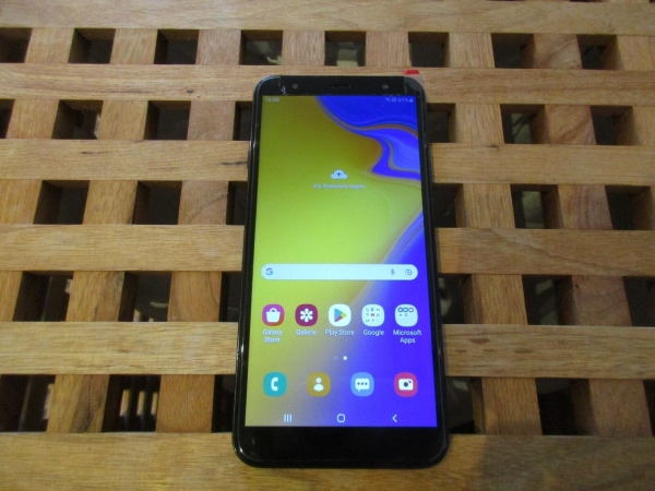 Smartphone Samsung Galaxy J4 Plus (SM-J415FN) Black