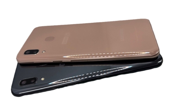 Samsung Galaxy Wide4 32GB entsperrt Smartphone – sehr guter Zustand