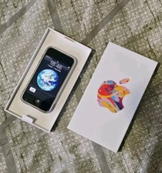 Apple iPhone 2g 1. Generation 8GB Schwarz Sammlerstück – Guter Zustand