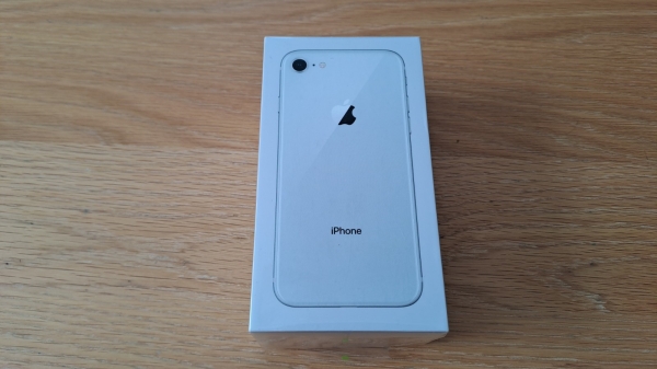 Apple iPhone 8 – 64GB – Silber (Entsperrt) A1905 (GSM) FABRIKVERSIEGELT