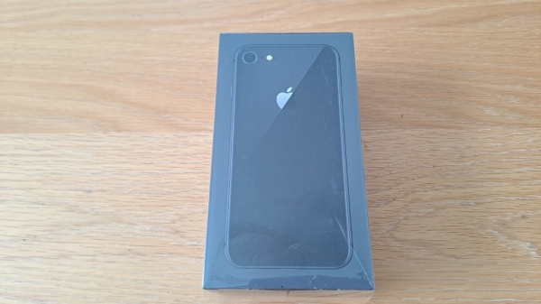 Apple iPhone 8 – 64GB – Space Grau (Entsperrt) A1905 (GSM) FABRIKVERSIEGELT