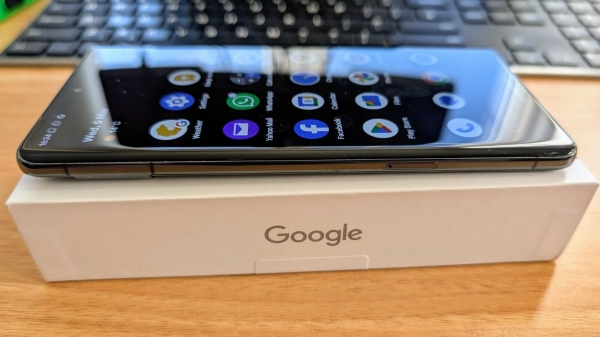 Google Pixel 7 Pro 5G Black Obsidian 128GB entsperrt Android Smartphone (neuwertig!!!)