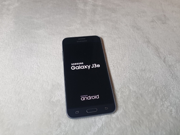 Samsung Galaxy J3 2016 SM-J320F 8GB Dual Sim Smartphone Handy