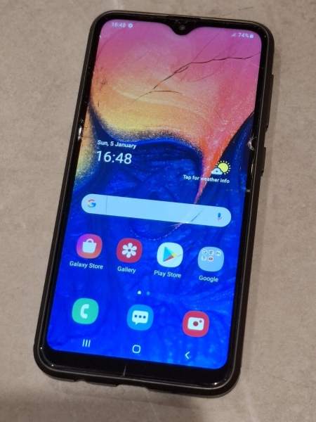 Samsung Galaxy A10 entsperrt Dual Sim 32GB 6,2″ Android Smartphone gesprungenes Glas