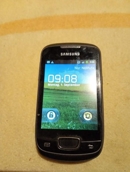 Handy Samsung GT S5570 schwarz ohne Simlock Smartphone