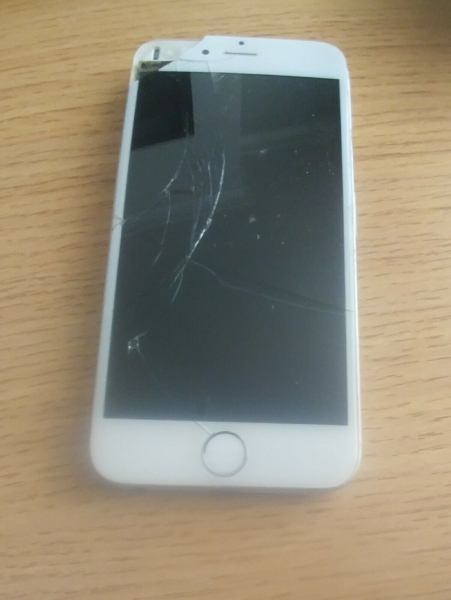 Apple iPhone 6 – 64GB – silber (entsperrt) A1586 (CDMA + GSM)