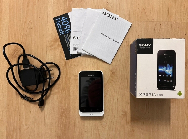 Sony  Xperia tipo ST21i – weiß – Smartphone mit OVP