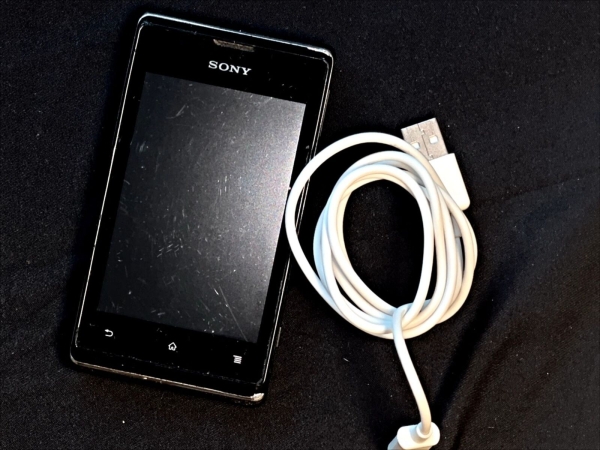 Sony XPeria E C1504 schwarz 4GB Android Smartphone Handy GPS Kamera Bluetooth