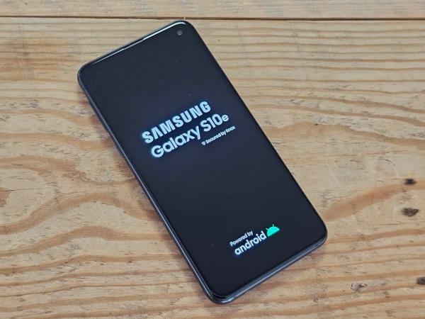 Samsung Smartphone Galaxy S10e SM-G970F/DS 128GB Dual-SIM 5,8″ Prism Blue