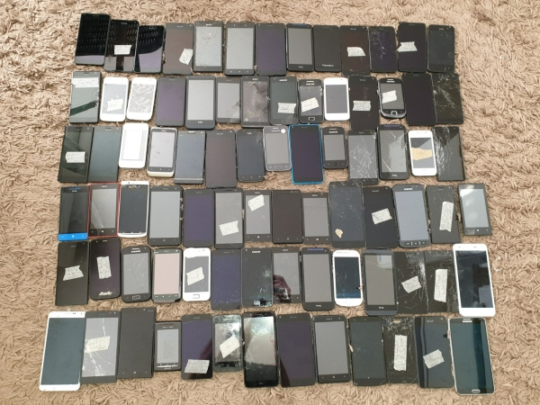 DEFEKT 82X verschiedene Nokia Samsung Motorola Smartphones – RESTPOSTEN, KONVOLUT AA3905