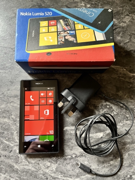 Nokia Lumia 520 – 8GB – schwarz (Vodafone) Smartphone (mit OVP)