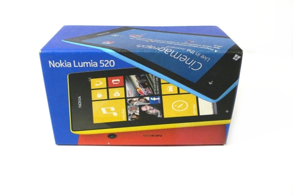 Nokia Lumia 520 8GB Gelb Windows Smartphone NEU