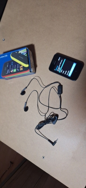 Nokia Asha  230 Smartphone Black (Ohne Simlock)sehr guter zustand