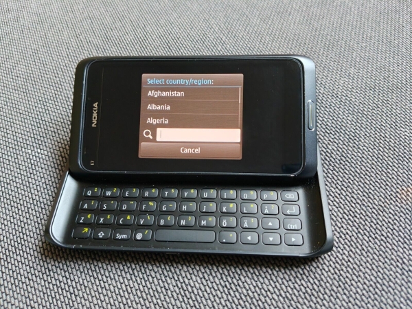 Nokia E7-00 – 16GB – Silber Weiss (Ohne Simlock) Smartphone