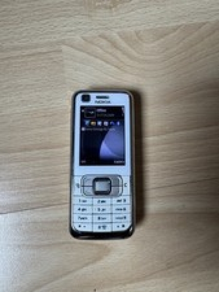 Nokia 6120 Classic – weiß (Ohne Simlock) Smartphone (UMTS,MP3,Kamera mit 2MP)