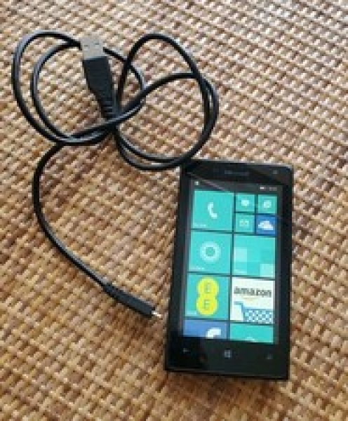 Microsoft Nokia Lumia 435 Windows Smartphone Handy, 8GB. EE Netzwerk, siehe Video