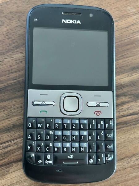 Nokia  E5-00 – Carbon Black (Ohne Simlock) Smartphone