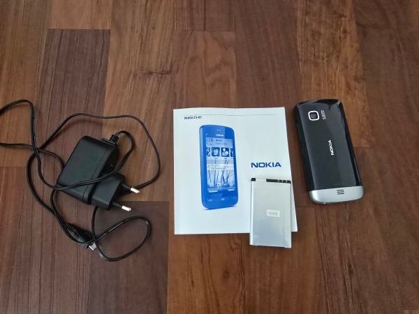 Nokia C5-03 Smartphone (8,1cm (3,2 Zoll) Display, Touchscreen, 5Megapixel Kamera
