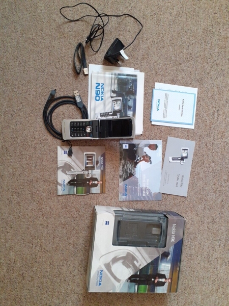 Nokia N90 – Silber (Entsperrt)