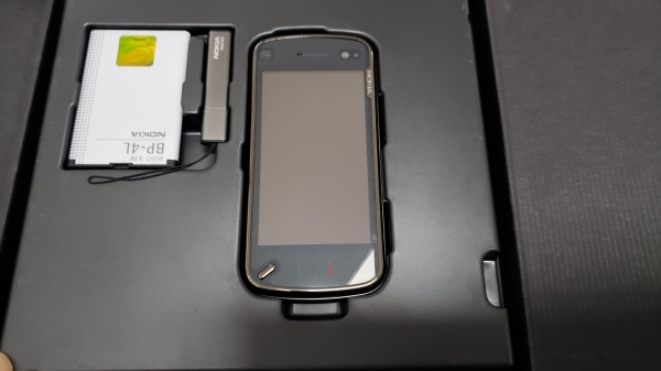 Neues Nokia N97 Smartphone (entsperrt) – 32GB – Originalverpackt SCHWARZ