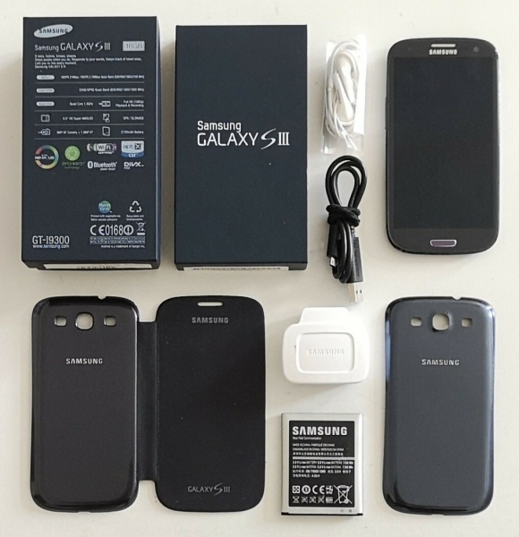 Samsung Galaxy S3 (GT-I9300) Smartphone (entsperrt), 16 GB. In OVP.