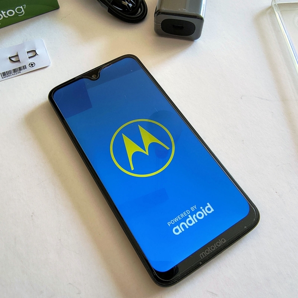 Motorola MotoG 7 plus Smartphone, deep indigo, Dual-SIM, 64 GB (erweiterbar)