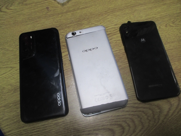 Handy Smartphone Restposten x3 – Oppo A16s, F1s A1601. Motorola One XT1941-4