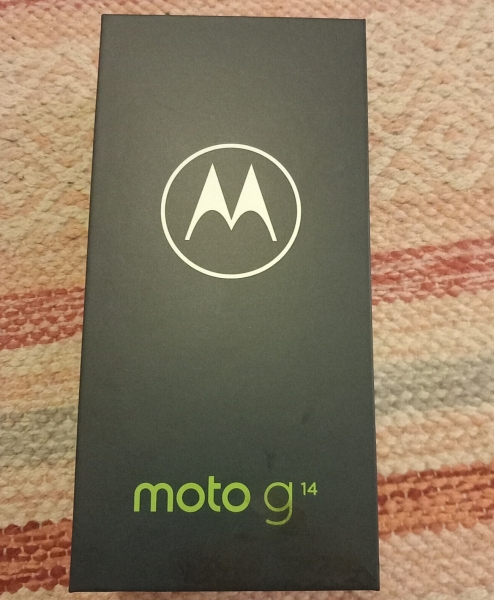 Smartphone / Handy v. Motorola moto g 14, Farbe buttercream, ca. 1,5 Jahre alt