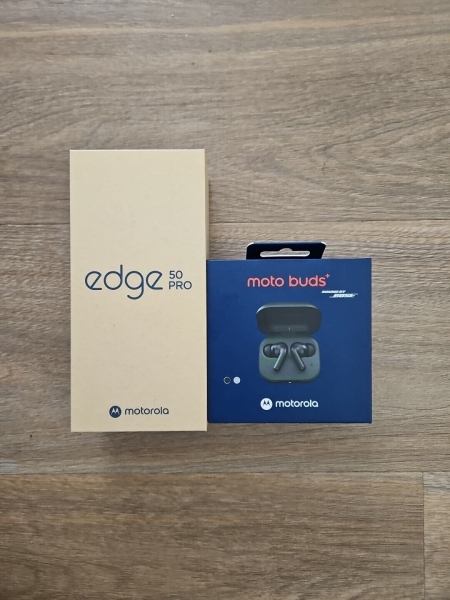 Motorola edge50 Pro 12GB + 512GB  Smartphone + Moto Buds Kopfhörer Zubehörpaket