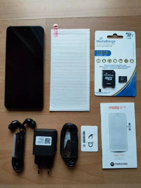 MOTOROLA Moto e32s Smartphone 6,5″HD+/16MP 3 GB /32 GB/Android 12 wie neu in OVP