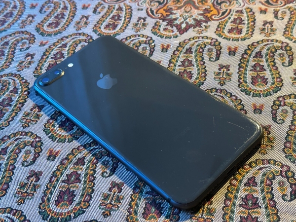 Apple iPhone 8 Plus – 64GB – Space Grau (Entsperrt) A1897 (GSM)