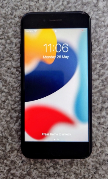 Apple iPhone 7 128GB Schwarz – A1778 – Entsperrt – Akku 77% – Touch ID Funktioniert