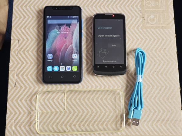 ZTE Blade III & ‚S21‘ Smartphone Bundle – Sehr guter Zustand & voll funktionsfähig