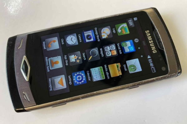 Samsung Wave S8500 (GT-S8500) Smartphone (entsperrt) 5MP Bada 2 grau