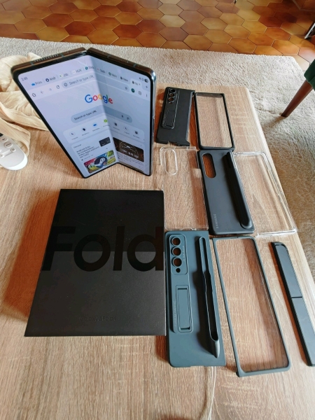 Samsung Galaxy Z Fold 4 Smartphone