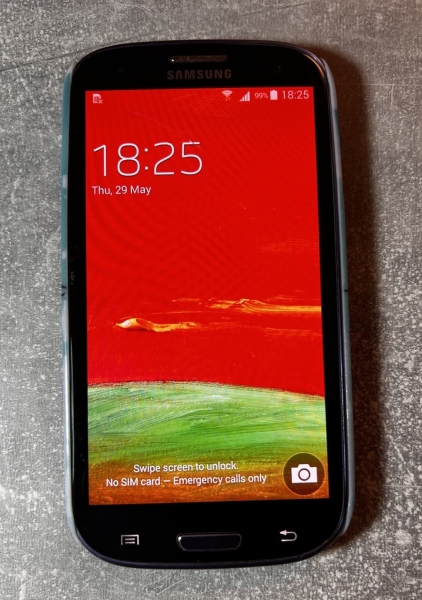 Samsung Galaxy SIII -16GB – Black Smartphone GT-I9301I.  Android version 4.4.2