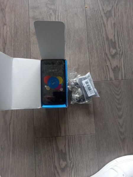 Alcatel Onetouch Pixi 4 4 Zoll – 4 GB – Smartphone schwarz (entsperrt)
