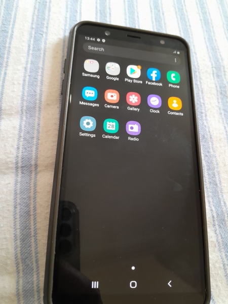 Samsung Galaxy J8 – 32 GB – Smartphone schwarz (entsperrt)
