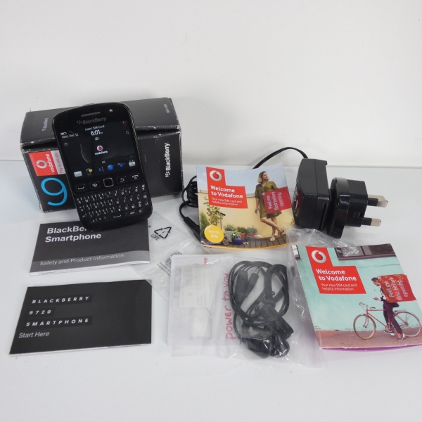Smartphone Blackberry 9720 Phone Tastatur Originalverpackt Komplett Sehr Gut