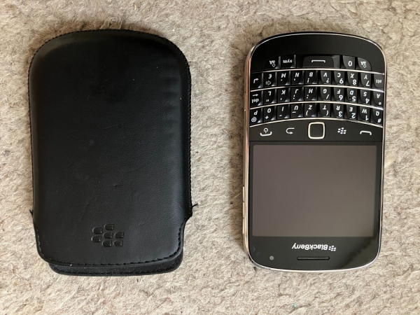 BlackBerry  Bold 9900 – Smartphone