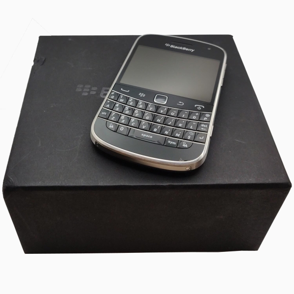 BlackBerry Bold 9900 3G Single Sim 8GB anthrazitschwarz QWERTY werkseitig entsperrt