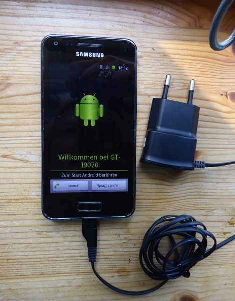 Samsung Galaxy S Advance GT I9070 8GB schwarz ohne Simlock Smartphone