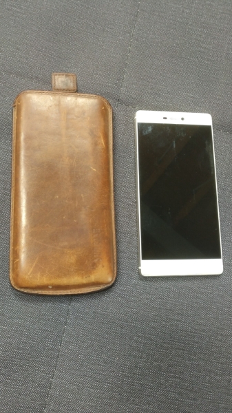 Smartphone HUAWEI P8 in der Farbe weiß Modell GRA-L09 (ohne Simlock)