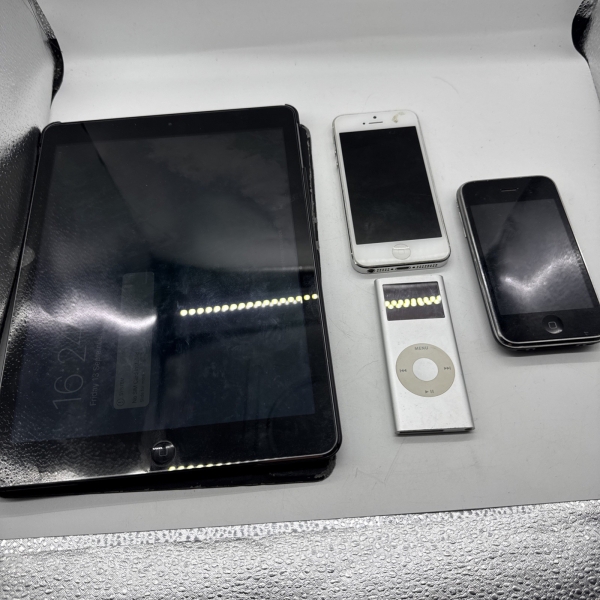 Apple iPhone / iPad iPod Restposten Ersatzteile